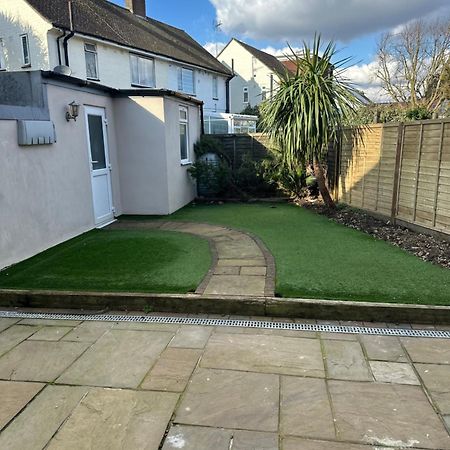 Cosy Ensuite Double Room, Near Heathrow Airport Northolt  Exterior photo