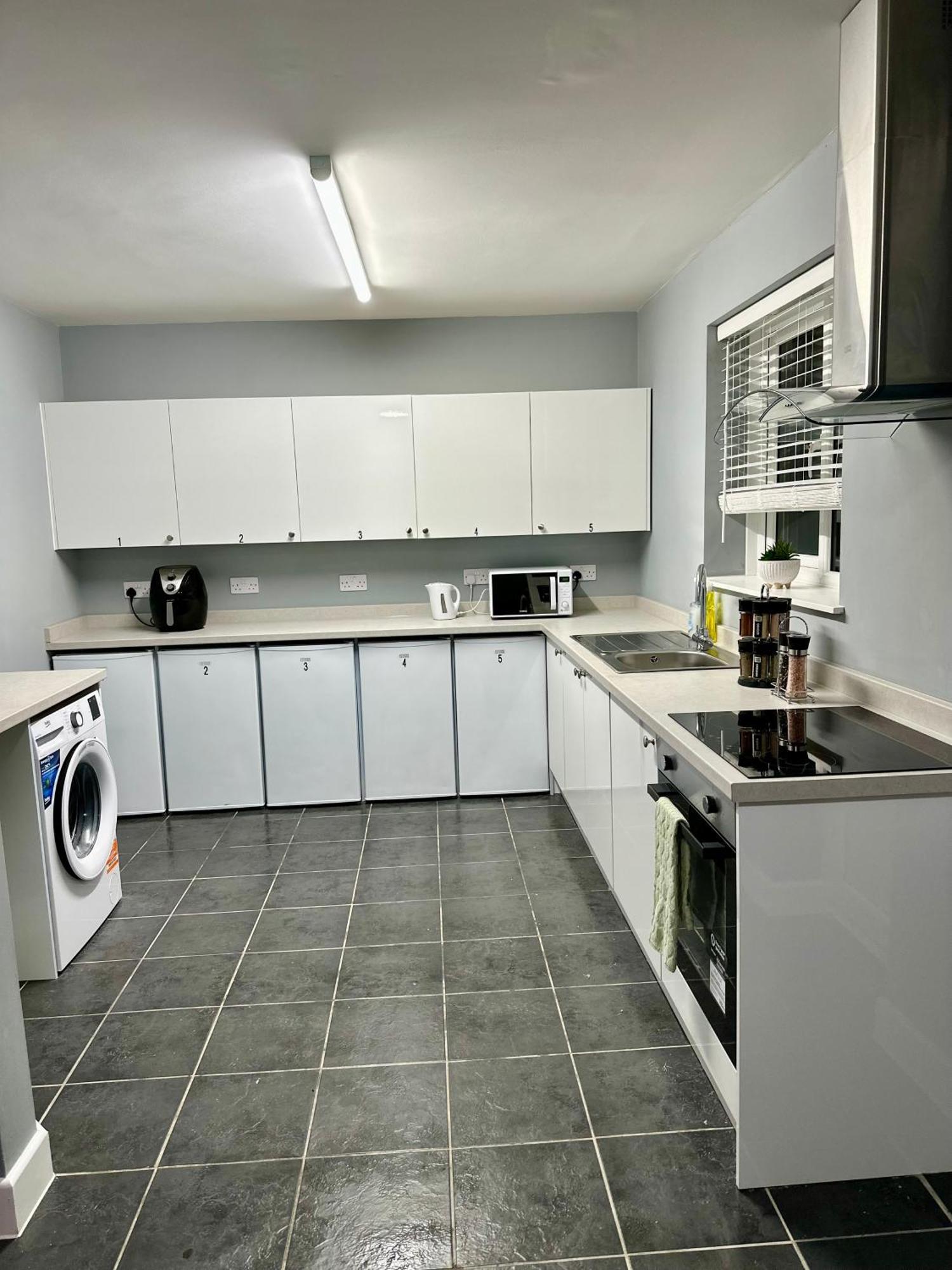 Cosy Ensuite Double Room, Near Heathrow Airport Northolt  Exterior photo